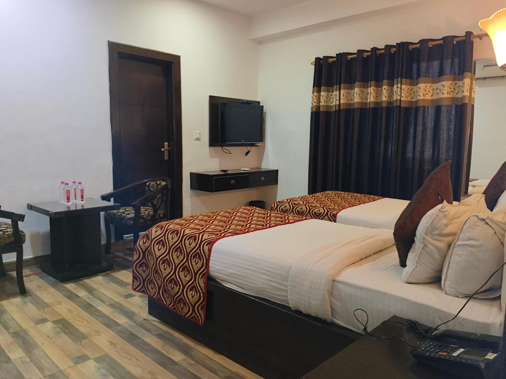 Hotel Samovar By Goyal Hotel アーグラ エクステリア 写真