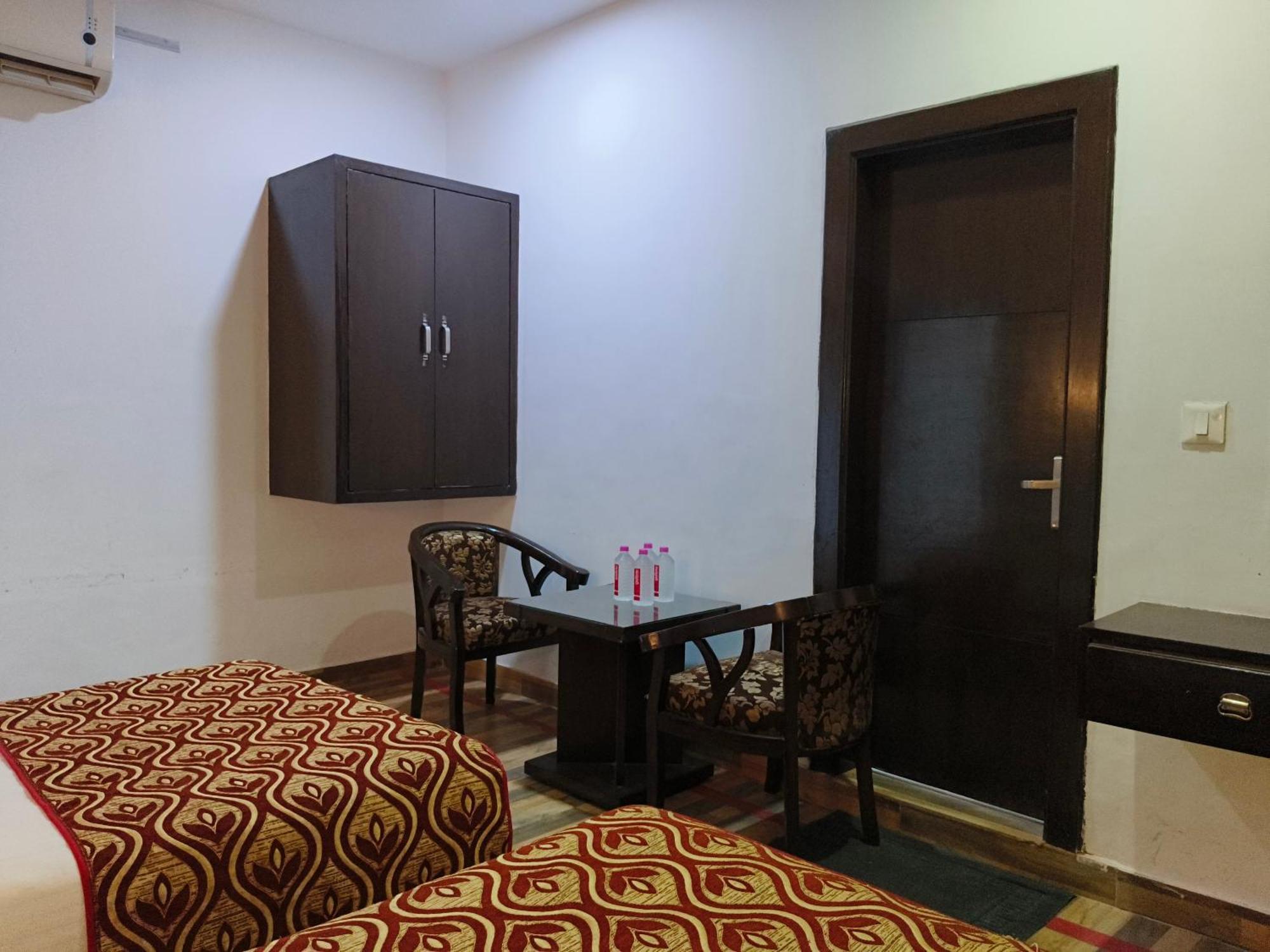 Hotel Samovar By Goyal Hotel アーグラ エクステリア 写真